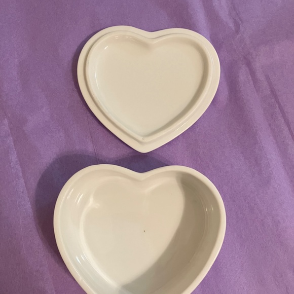 Adorable Precious Moments china trinket heart shaped box! - Picture 7 of 16